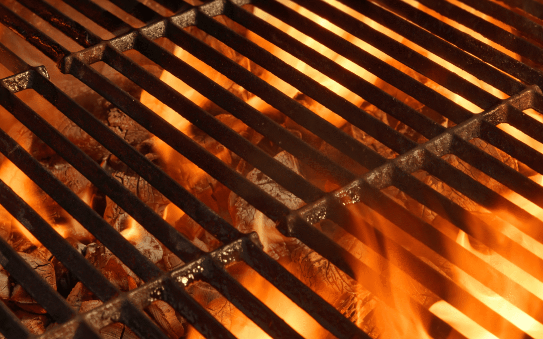 Pizza Oven vs BBQ – What’s Best for UK Garden Cooking?