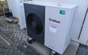 Heat pump flow temperature and running cost: the W35 footnote (2026 index)